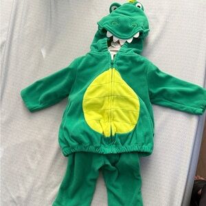 NWT Carter’s Green Dinosaur Baby 6-9 Months Costume